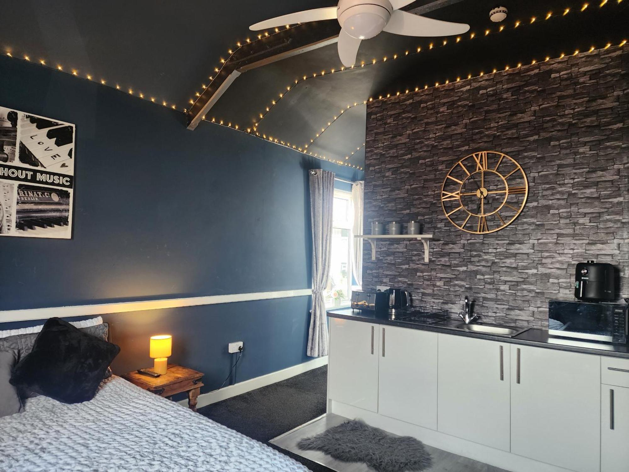 The New Accommodation Free Complementary Breakfast Tibshelf Exterior foto